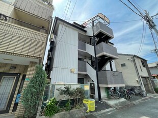 マンションスカイラークの物件外観写真